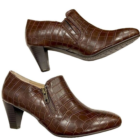 Rialto Faux Crocodile Closed Toe Heels - Picture 2 of 11